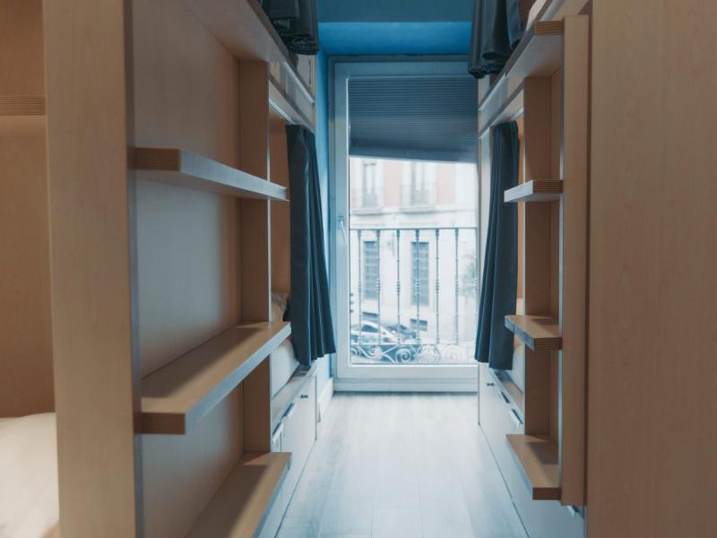 Mola! Hostel & Suites image