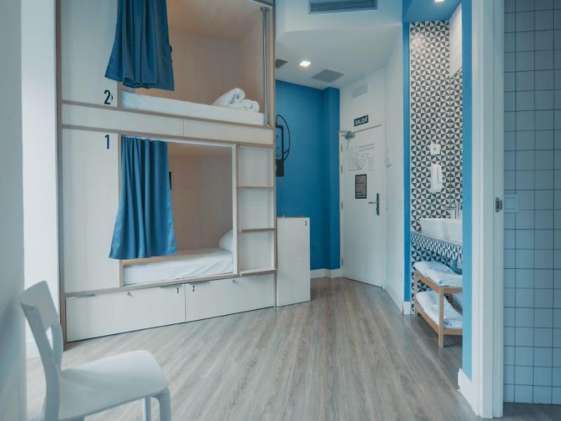 Mola! Hostel & Suites image
