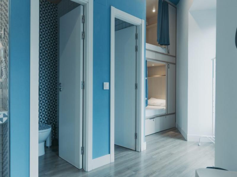 Mola! Hostel & Suites image