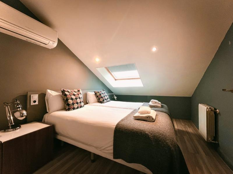 Mola! Hostel & Suites image