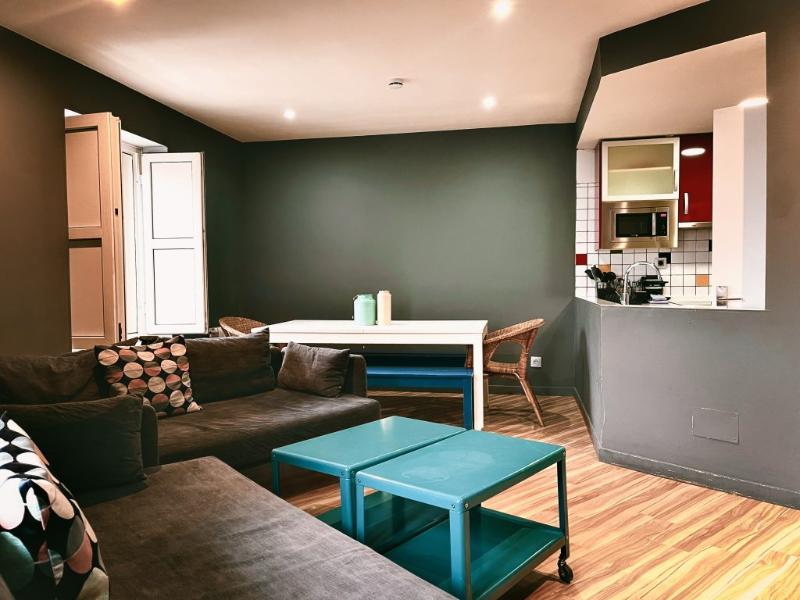 Mola! Hostel & Suites image