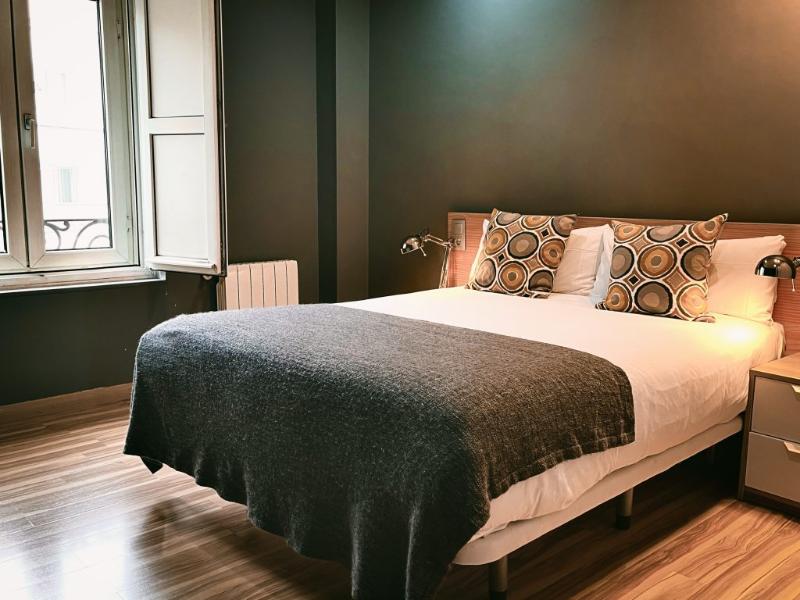 Mola! Hostel & Suites image