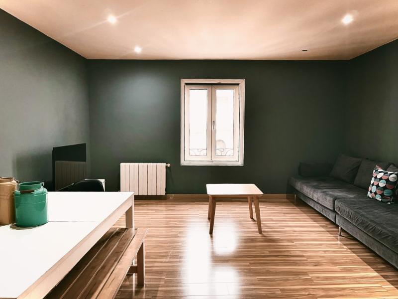 Mola! Hostel & Suites image