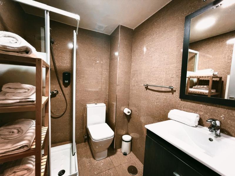 Mola! Hostel & Suites image