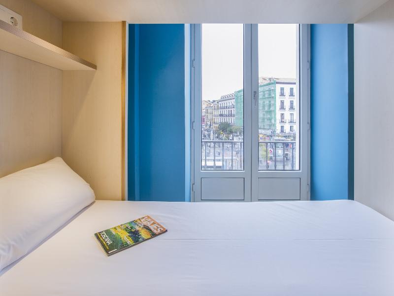 Mola! Hostel & Suites image