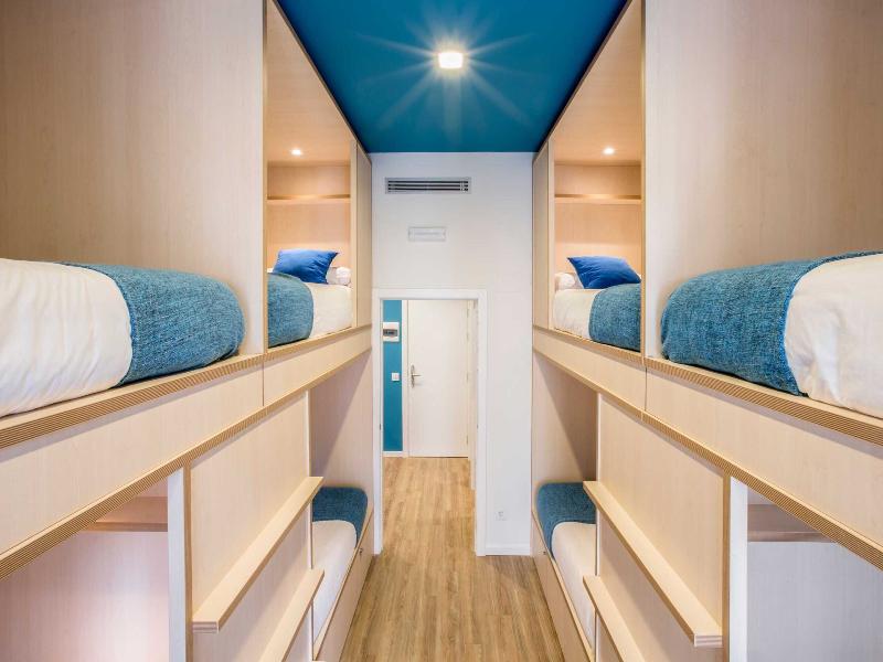 Mola! Hostel & Suites image