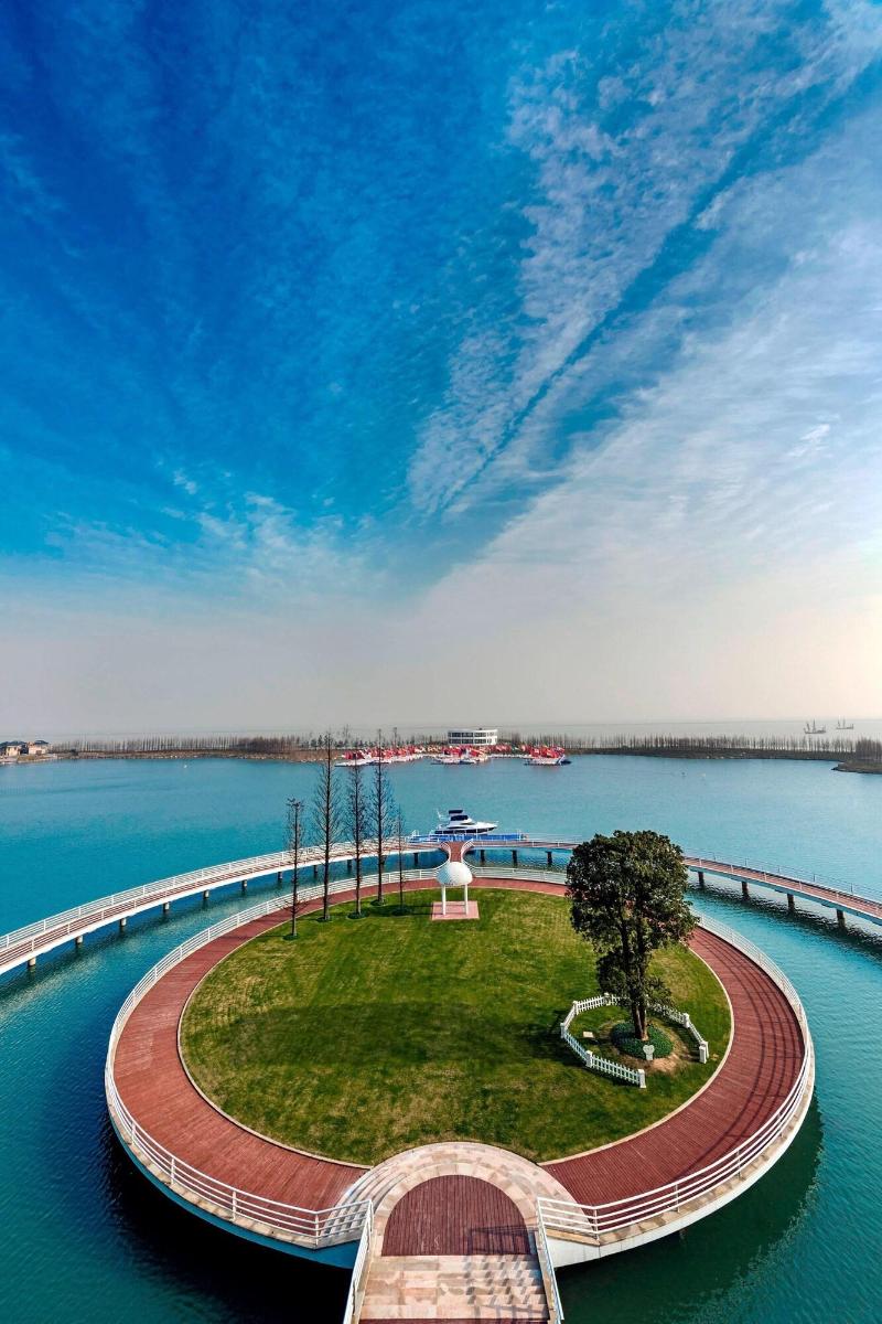 Sheraton Huzhou Hot Spring Resort image
