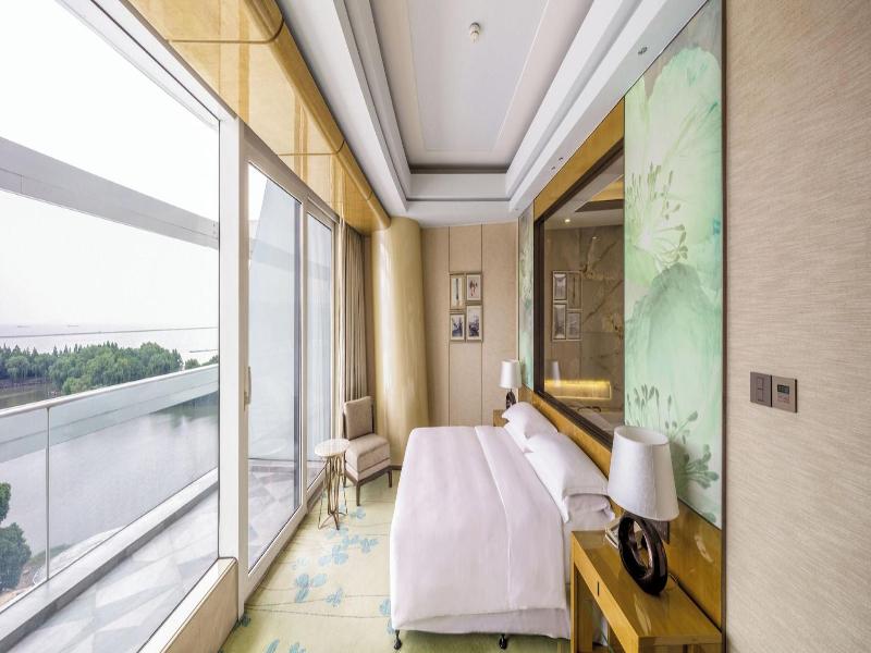 Sheraton Huzhou Hot Spring Resort image