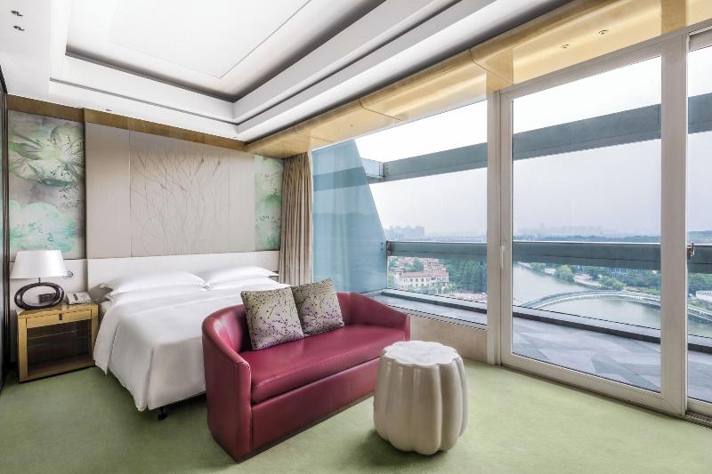 Sheraton Huzhou Hot Spring Resort image