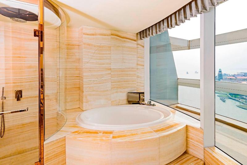 Sheraton Huzhou Hot Spring Resort image