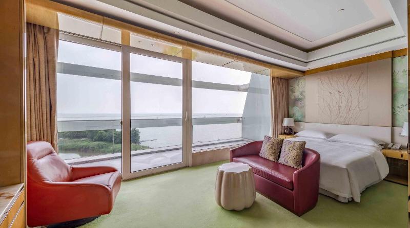 Sheraton Huzhou Hot Spring Resort image