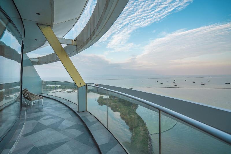 Sheraton Huzhou Hot Spring Resort image