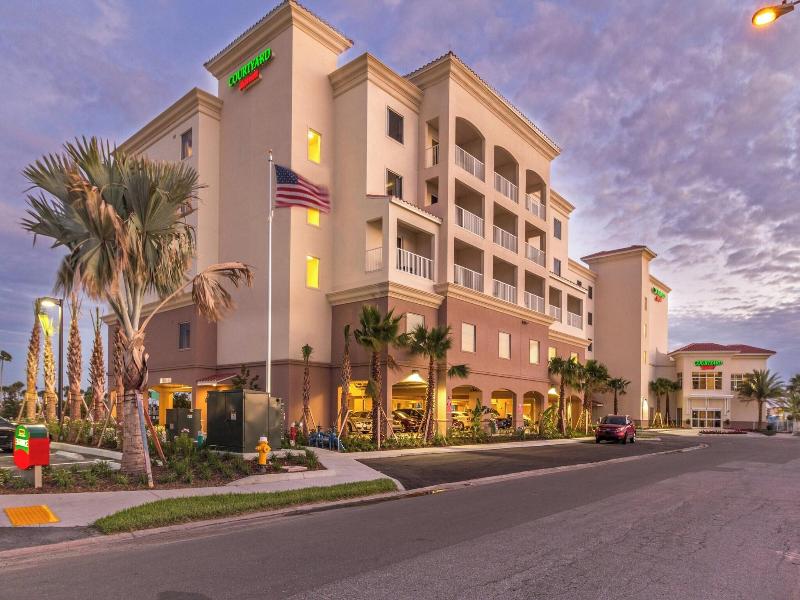 Courtyard St. Petersburg Clearwater/Madeira Beach image