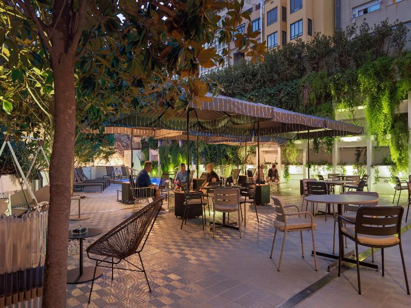 Stay in style at H10 Metropolitan