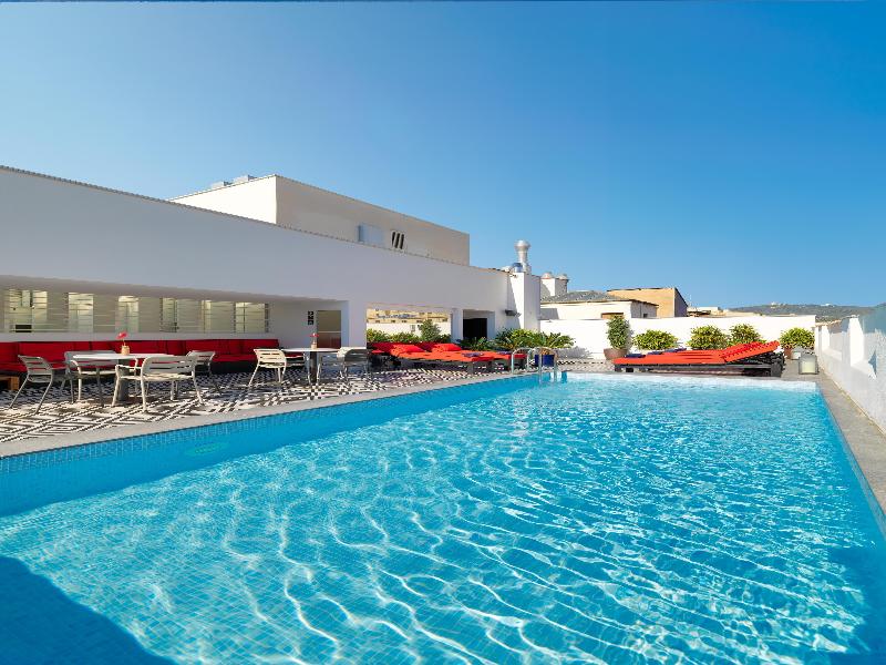 Stay in style at H10 Metropolitan