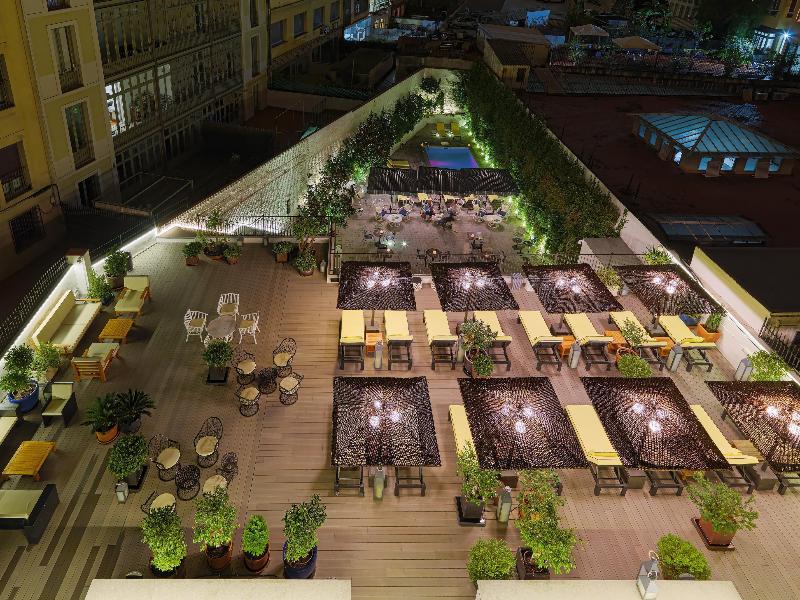 Stay in style at H10 Metropolitan