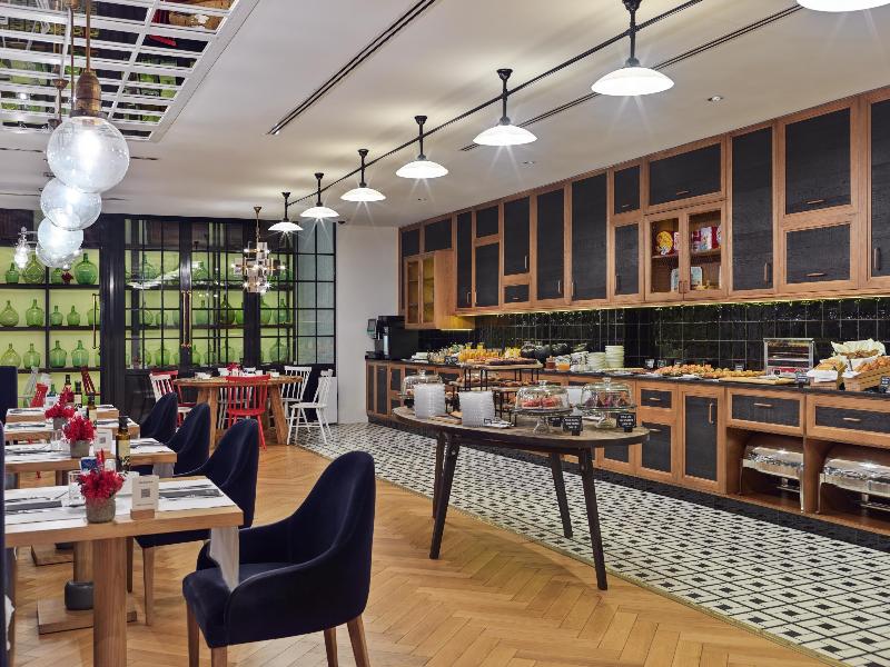 Stay in style at H10 Metropolitan