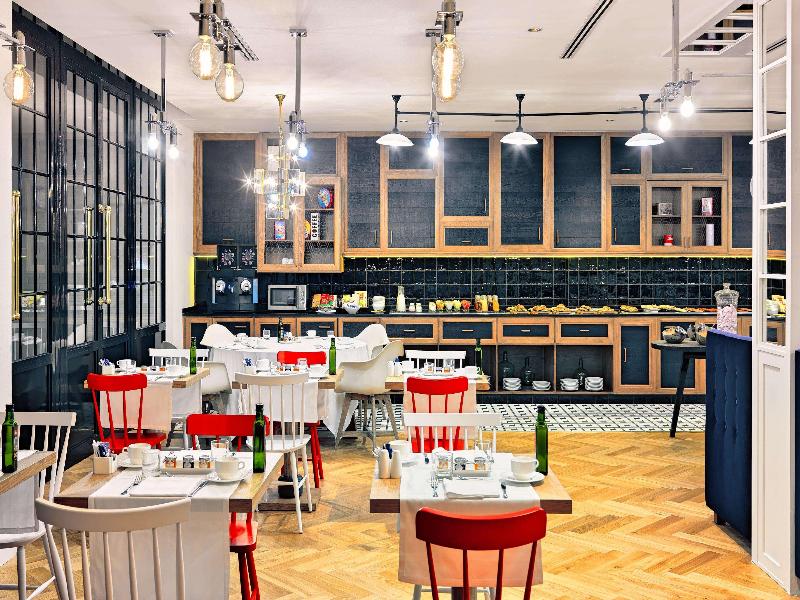 Stay in style at H10 Metropolitan