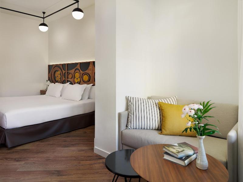 Stay in style at H10 Metropolitan