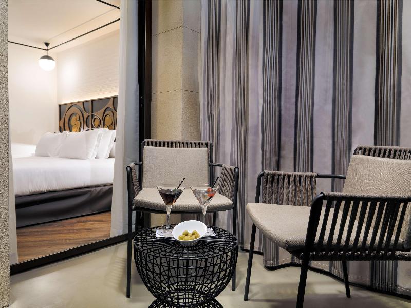 Stay in style at H10 Metropolitan