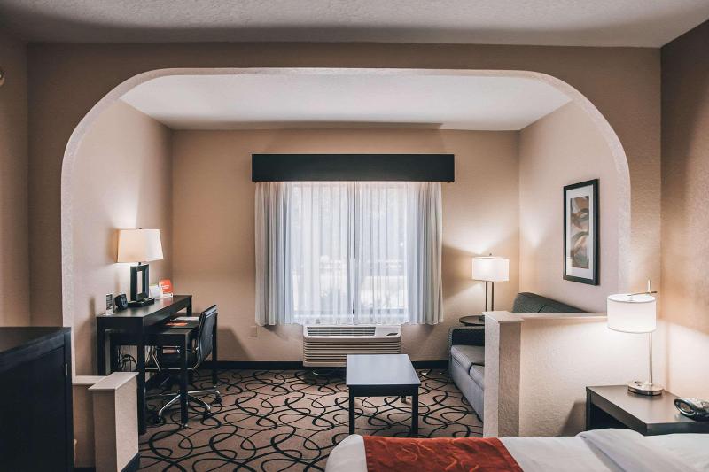 Best Western Plus Orlando East- UCF Area image