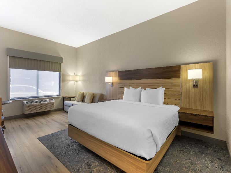 Best Western Plus Orlando East- UCF Area image