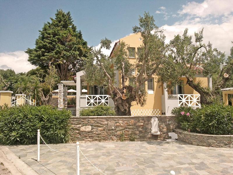 Sea Sun Studios & Apartments