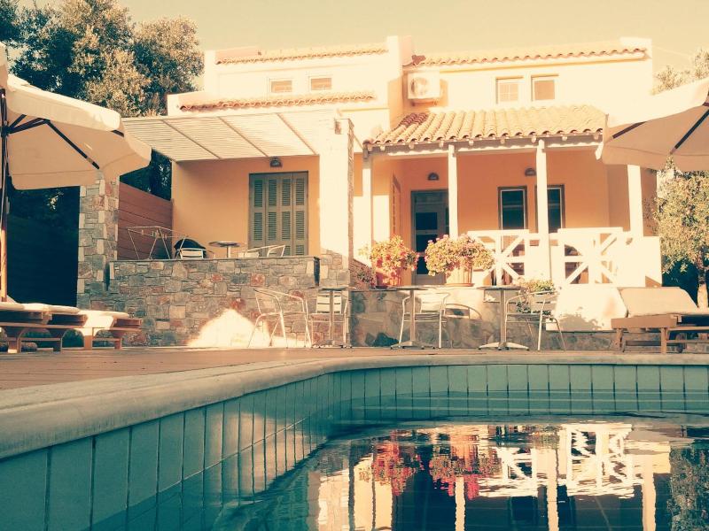 Sea Sun Studios & Apartments