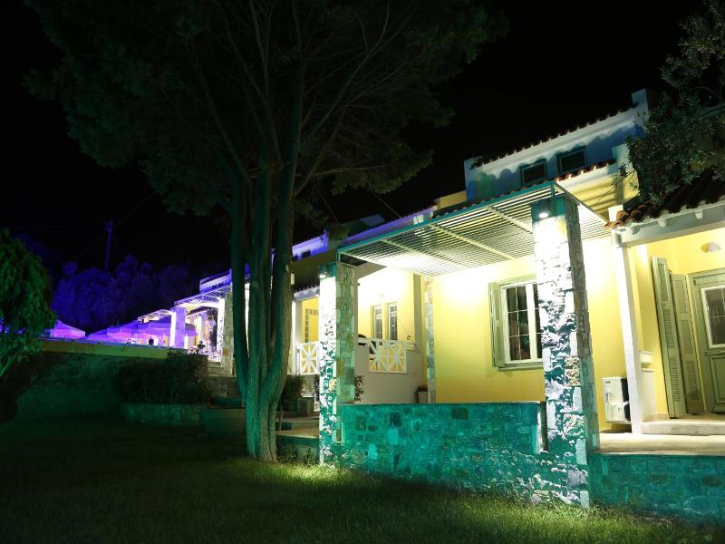 Sea Sun Studios & Apartments
