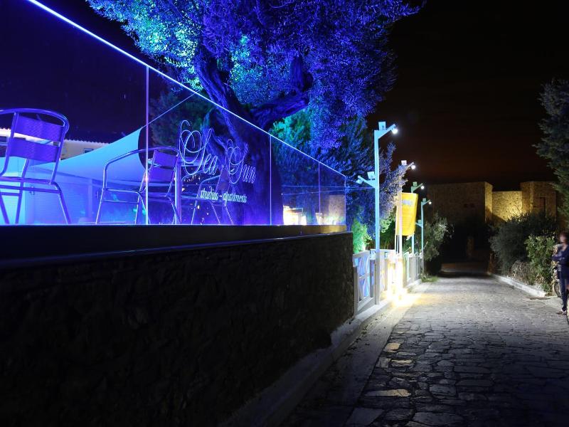 Sea Sun Studios & Apartments