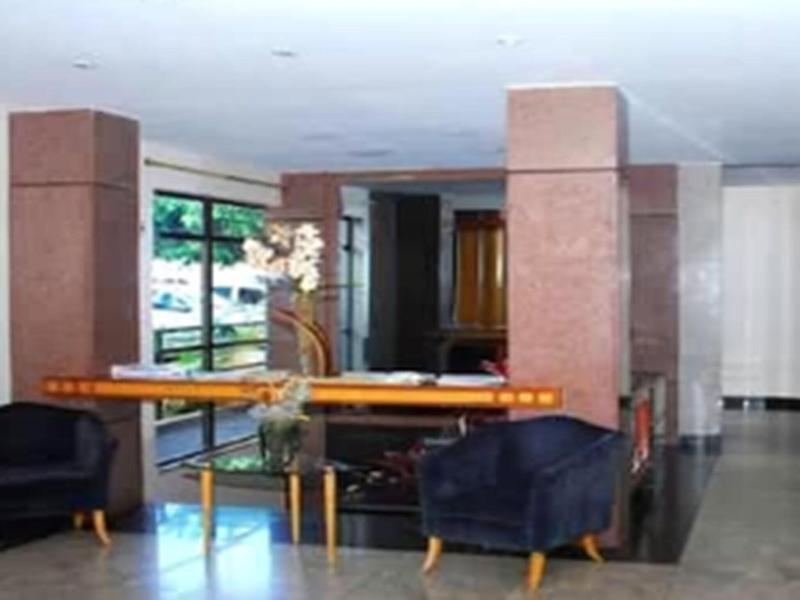 Monumental Bittar image