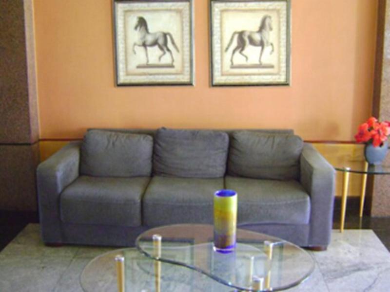 Monumental Bittar image