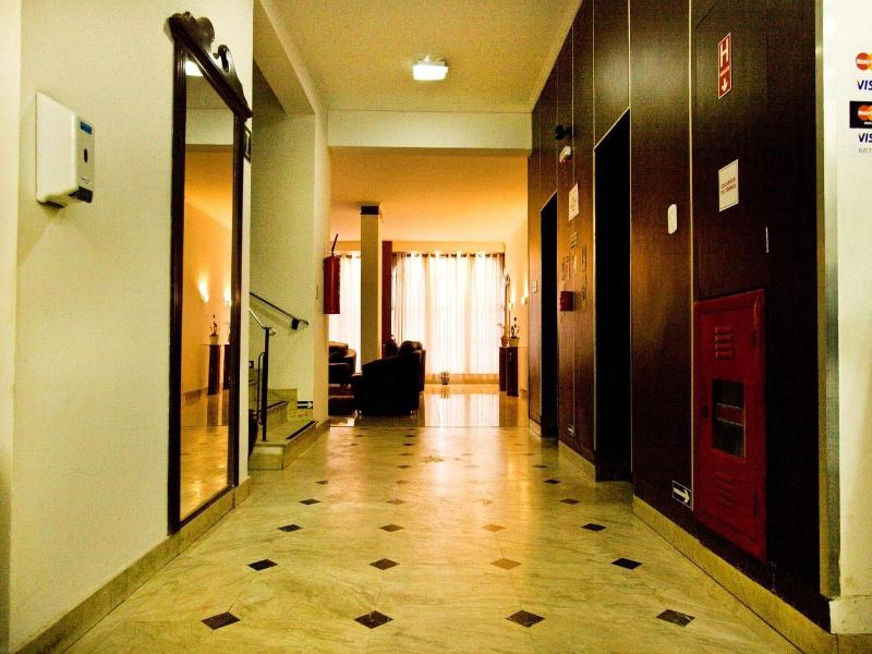 Turrance White Hotel