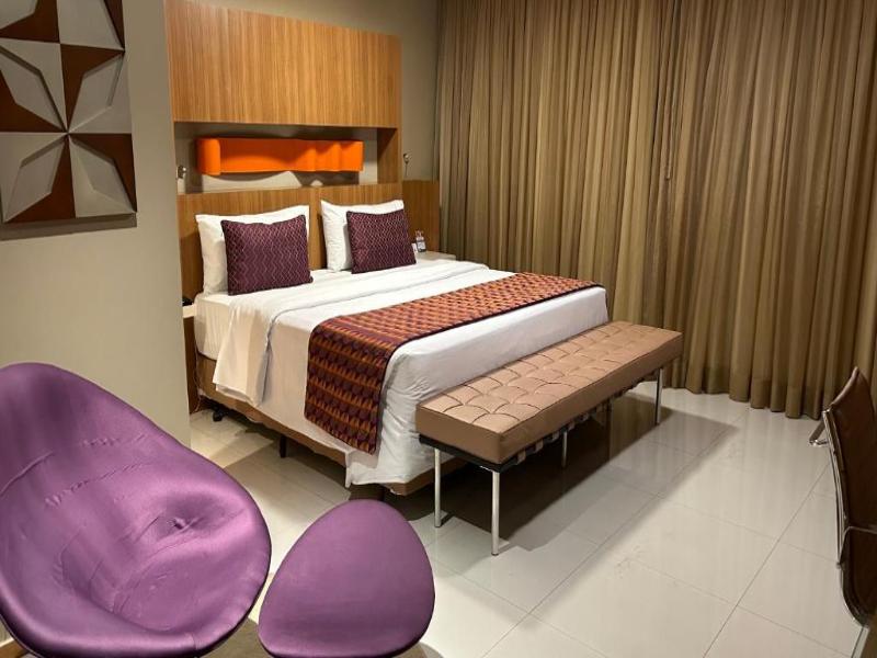 Jade Hotel image