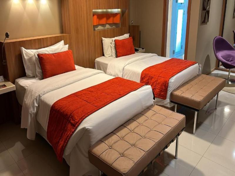 Jade Hotel image
