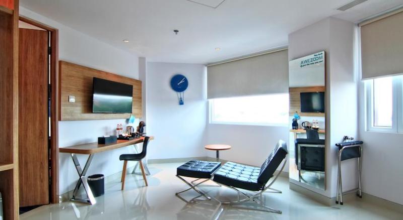 Mooz Hotel Surabaya - Jemursari image