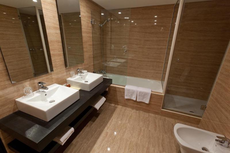 Ledger Plaza Maya Brazzaville