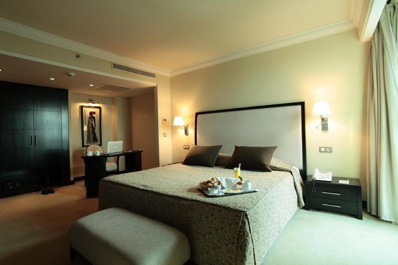 Ledger Plaza Maya Brazzaville