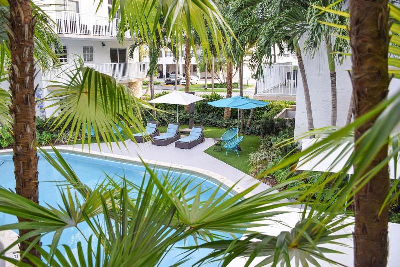 Hotel Coral Reef Suites Key Biscayne Mia