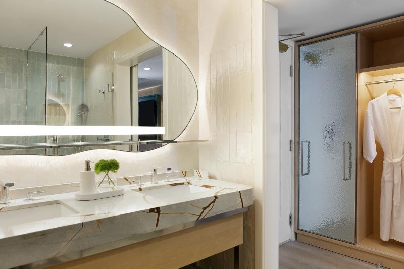Andaz Miami Beach Resort & Spa image