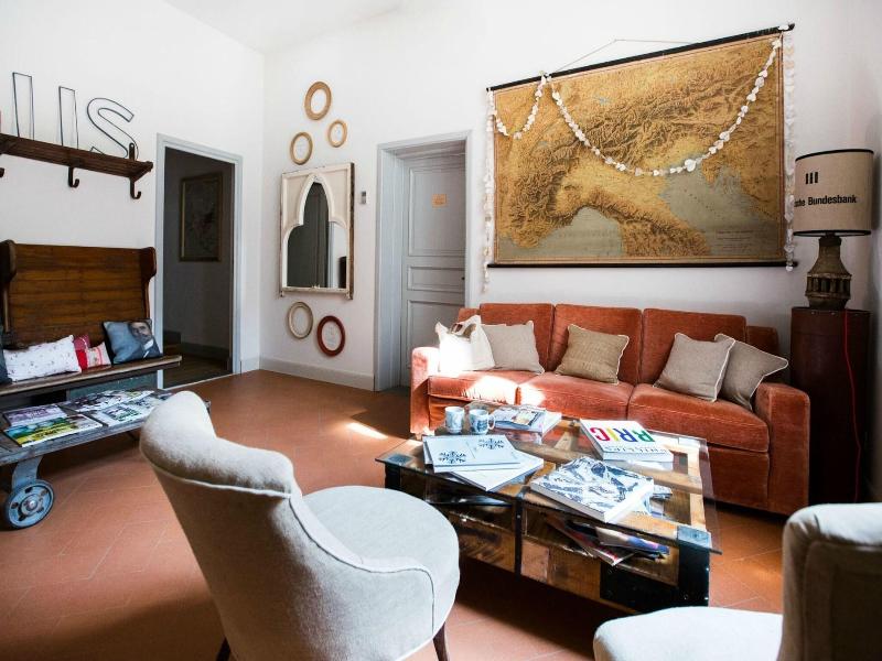 Soprarno Suites image