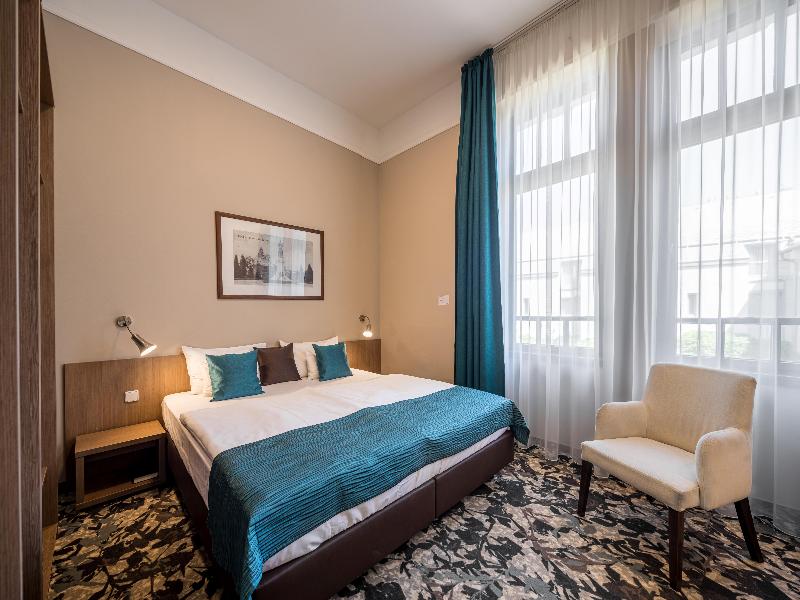 Queen Elizabeth Hotel image