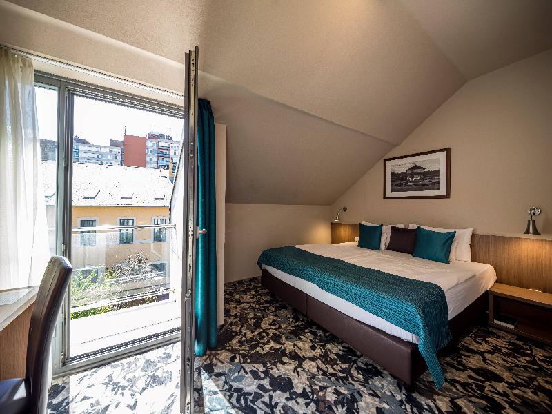 Queen Elizabeth Hotel image