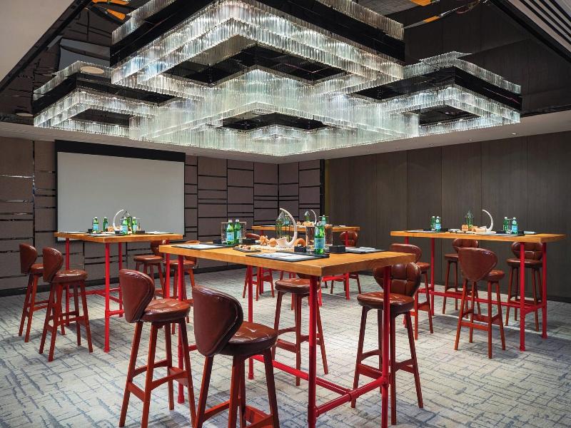 Renaissance Beijing Wangfujing Hotel image