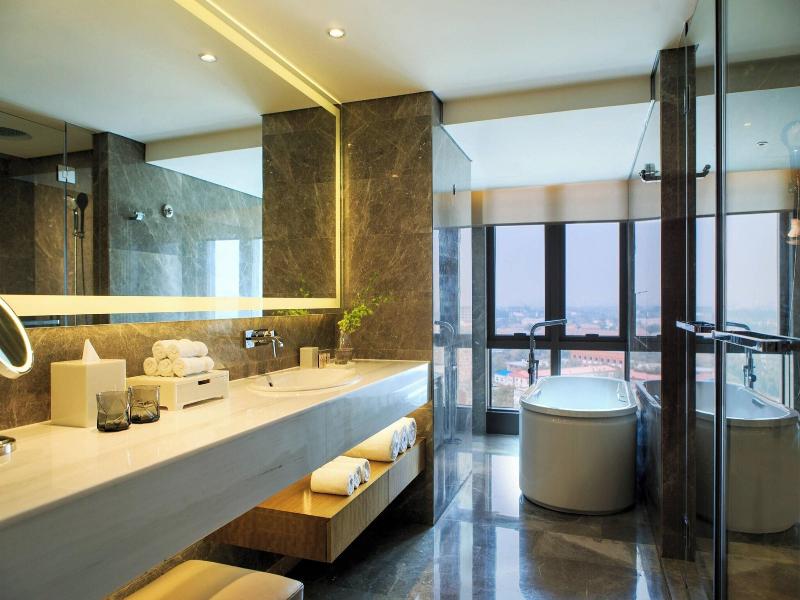 Renaissance Beijing Wangfujing Hotel image