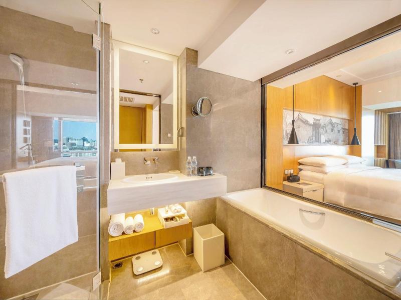 Renaissance Beijing Wangfujing Hotel image