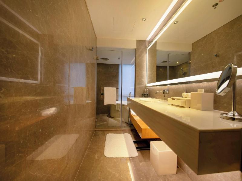 Renaissance Beijing Wangfujing Hotel image