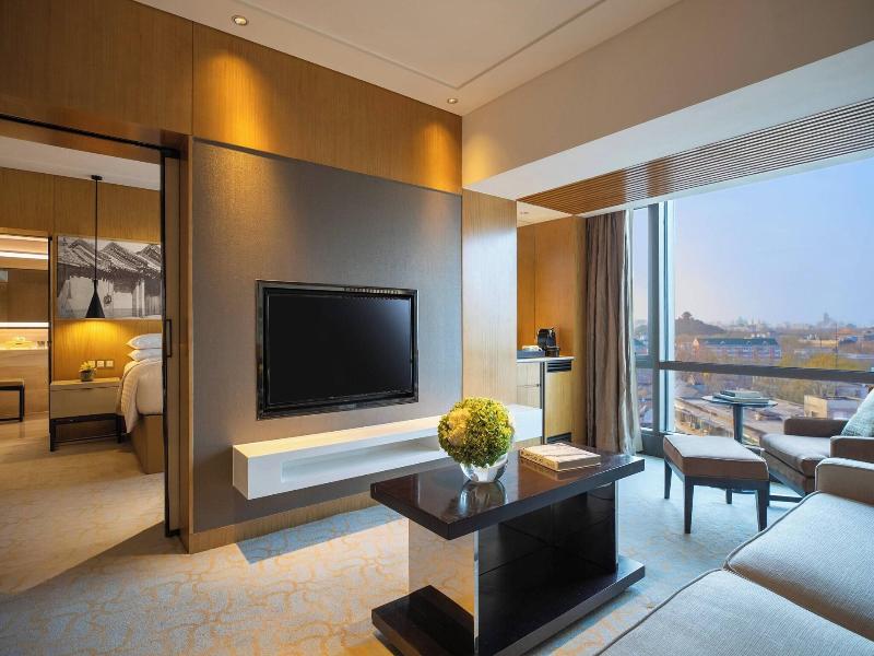 Renaissance Beijing Wangfujing Hotel image