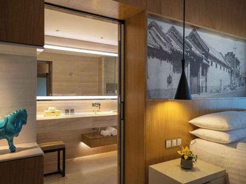 Renaissance Beijing Wangfujing Hotel image