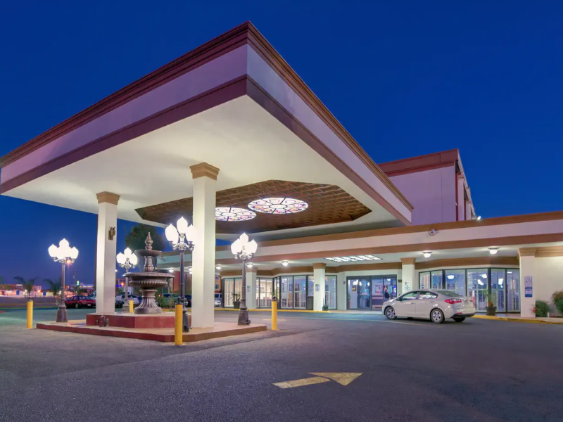 Ramada by Wyndham Metairie New Orleans Airport, Metairie